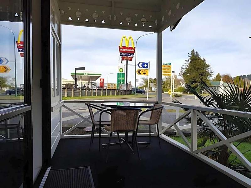 Kelly's Riverside Motel image