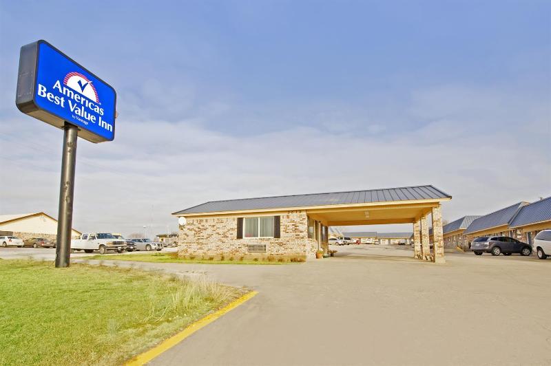 Americas Best Value Inn Gainesville, TX image