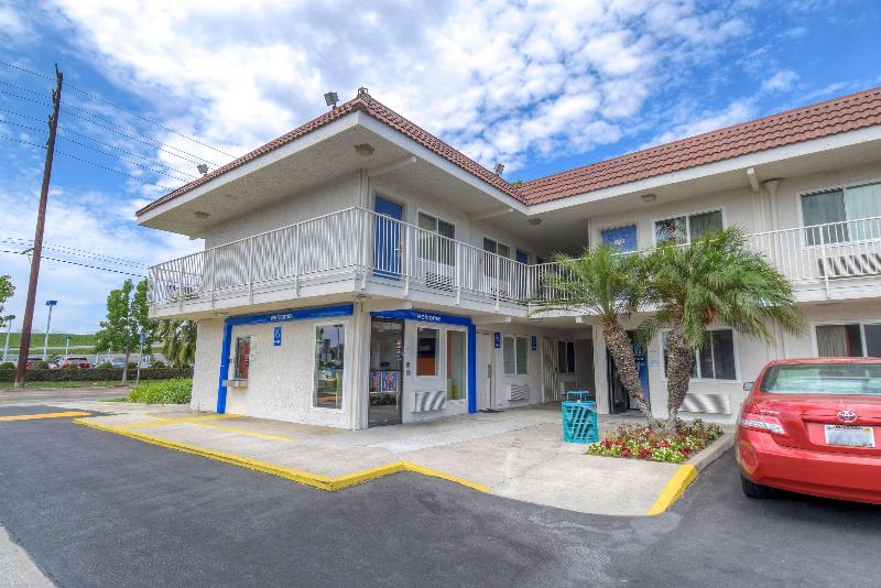 Motel 6 Costa Mesa image
