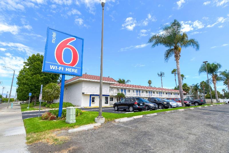 Motel 6 Costa Mesa image