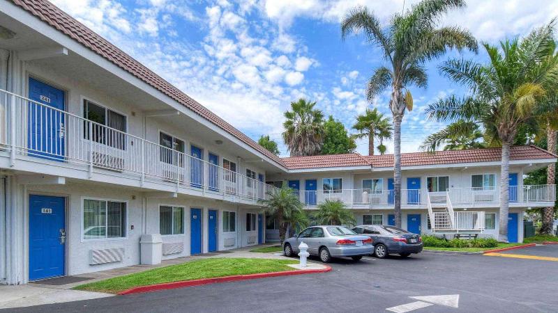 Motel 6 Costa Mesa image