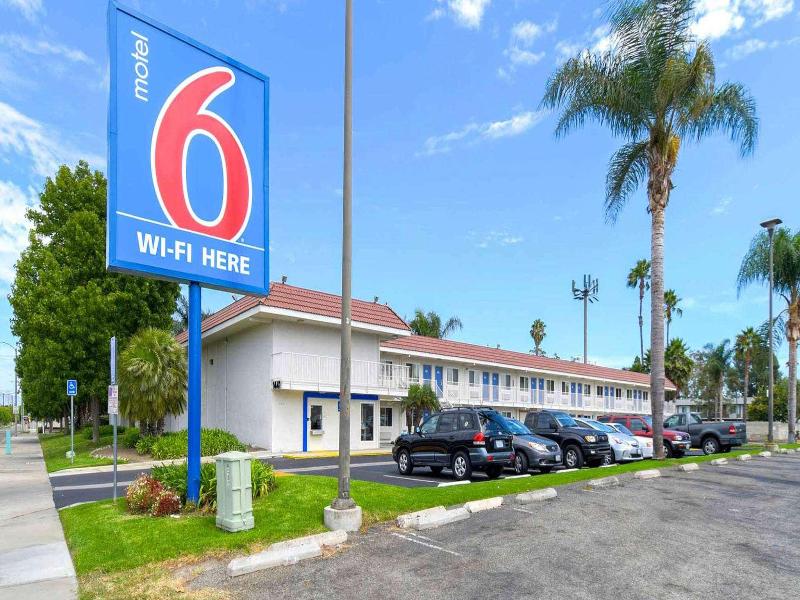 Motel 6 Costa Mesa image