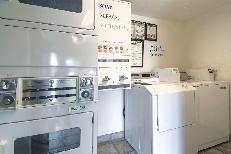 Motel 6 Costa Mesa image