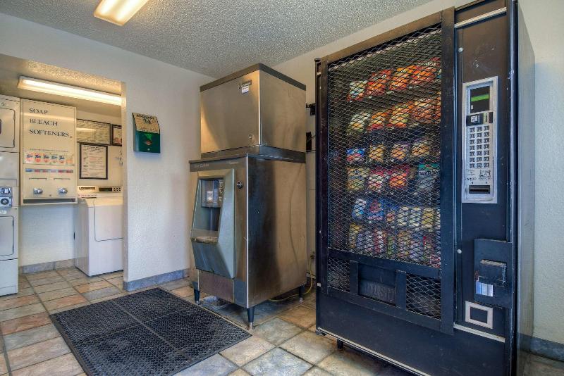Motel 6 Costa Mesa image