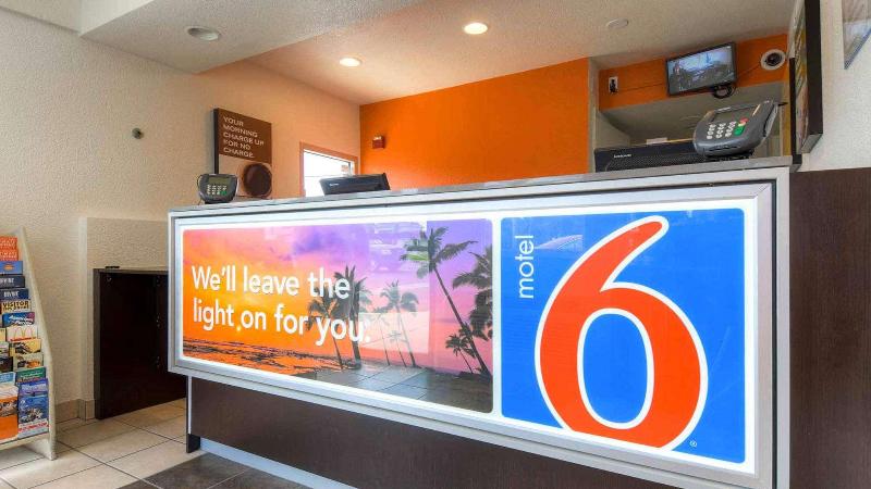 Motel 6 Costa Mesa image
