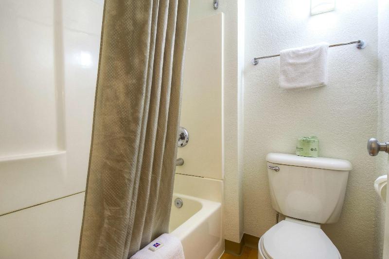 Motel 6 Costa Mesa image