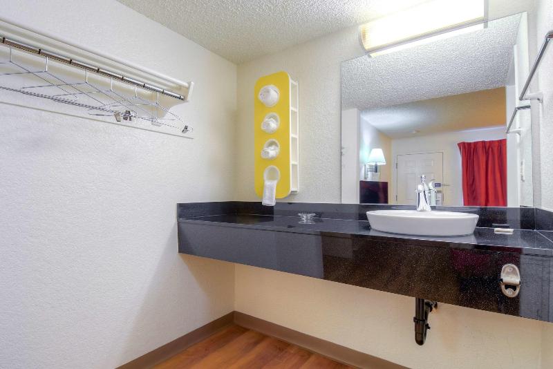 Motel 6 Costa Mesa image