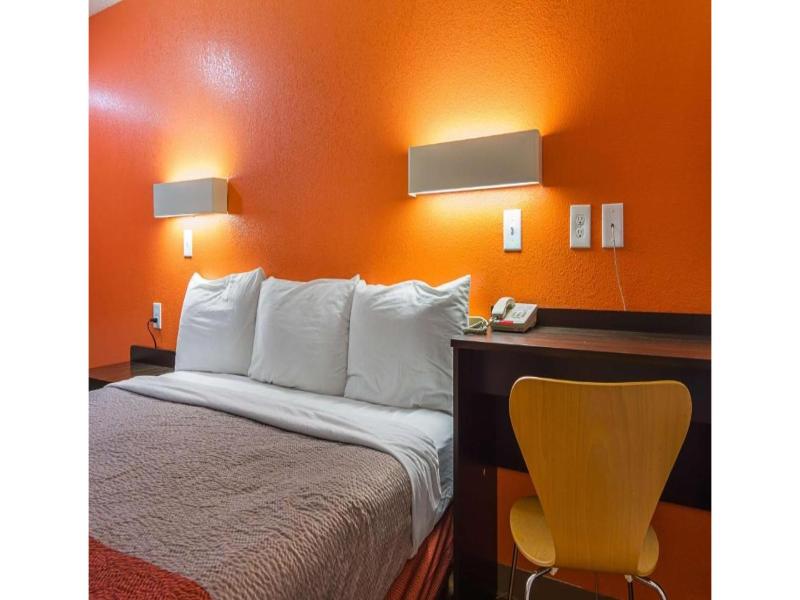 Motel 6 Atlanta Tucker Northeast image