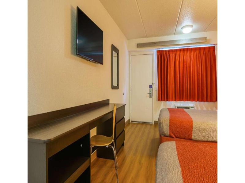 Motel 6 Atlanta Tucker Northeast image