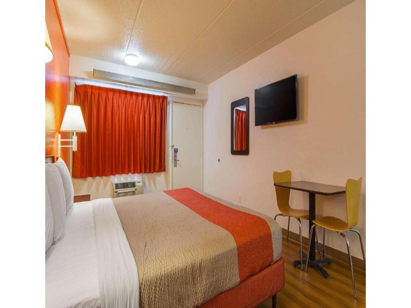 Motel 6 Atlanta Tucker Northeast image