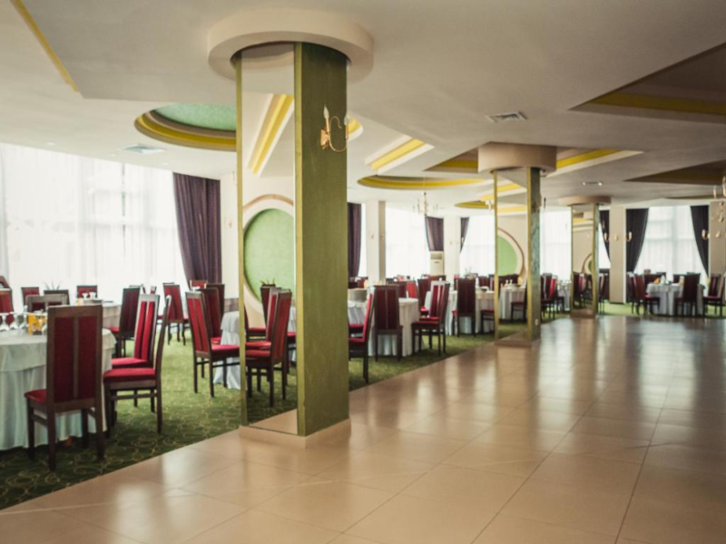 Bacolux Diana Resort image 1