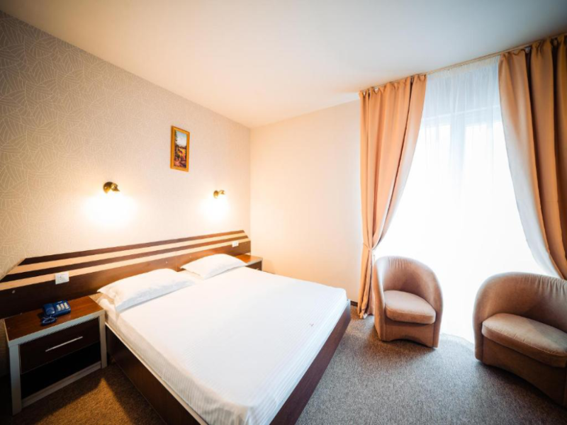 Bacolux Diana Resort image