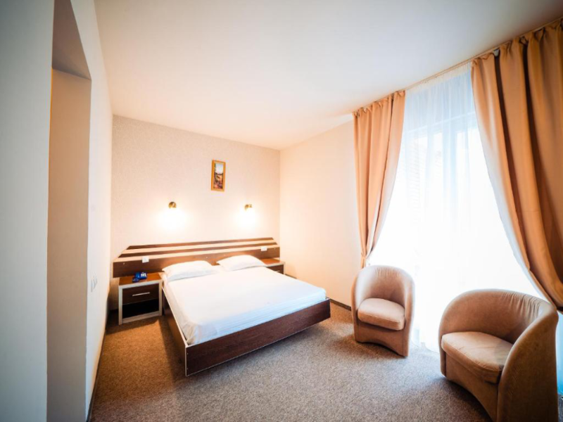 Bacolux Diana Resort image
