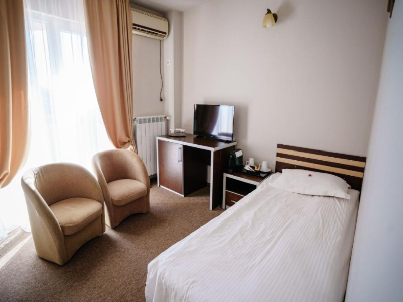 Bacolux Diana Resort image