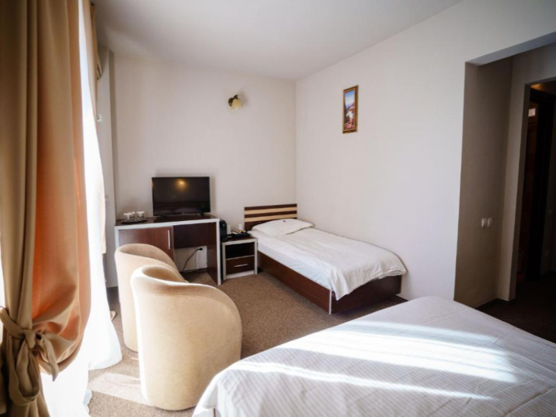 Bacolux Diana Resort image