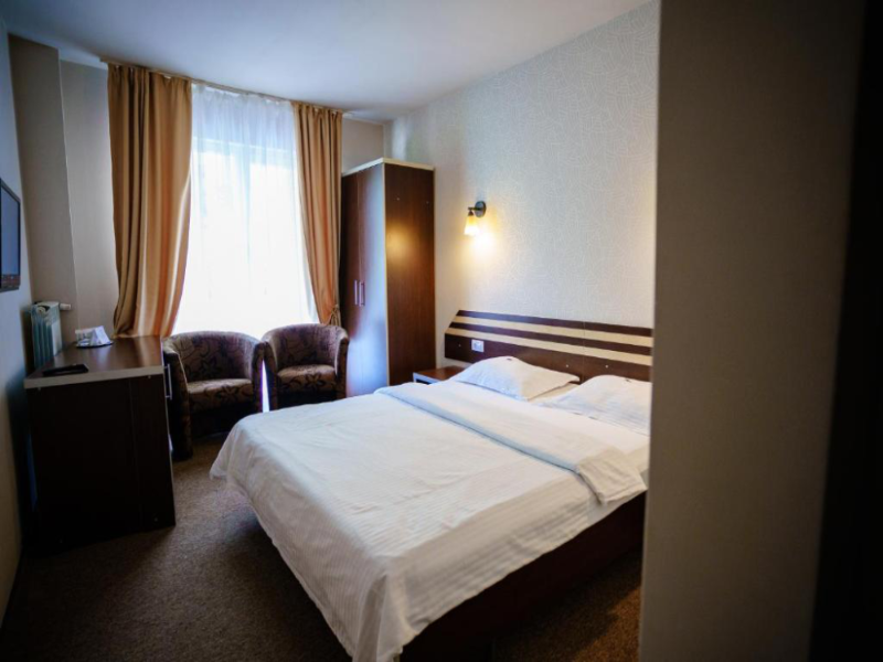 Bacolux Diana Resort image