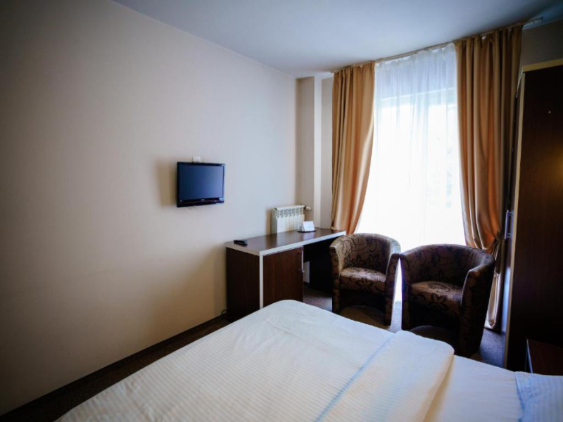 Bacolux Diana Resort image