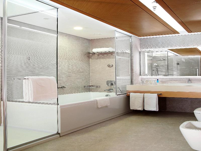 Grand Cosmopolitan Hotel image