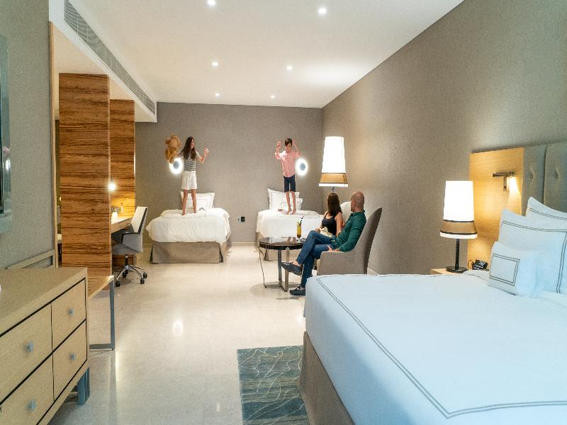 Grand Cosmopolitan Hotel image