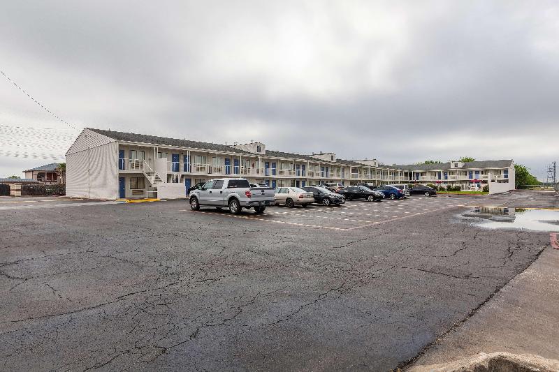 Motel 6 Houston Nasa image