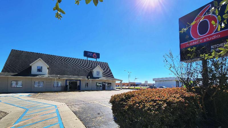 Motel 6 Houston Nasa image