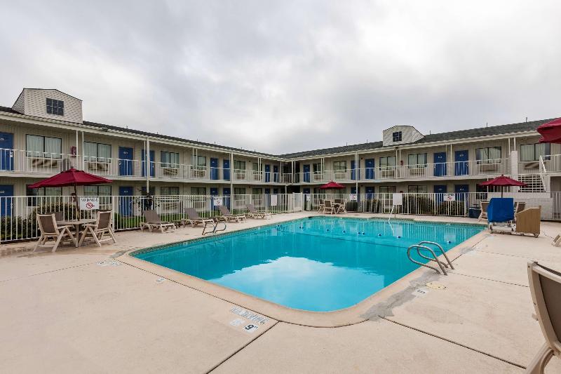 Motel 6 Houston Nasa image