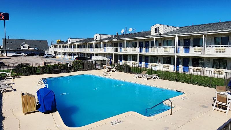 Motel 6 Houston Nasa image