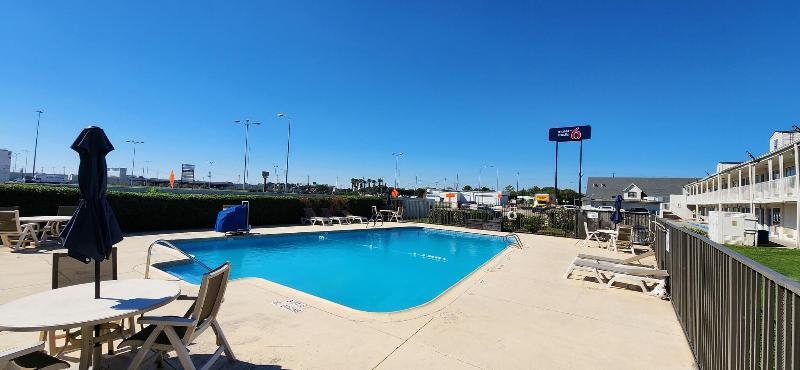Motel 6 Houston Nasa image