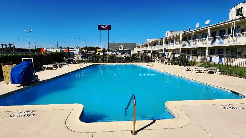Motel 6 Houston Nasa image