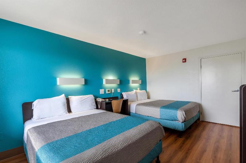Motel 6 Houston Nasa image