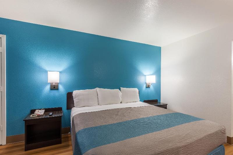 Motel 6 Houston Nasa image