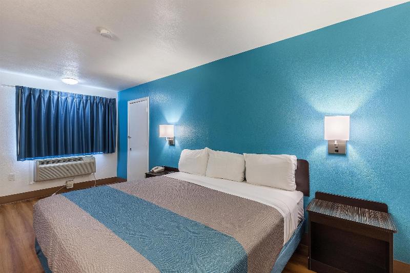 Motel 6 Houston Nasa image