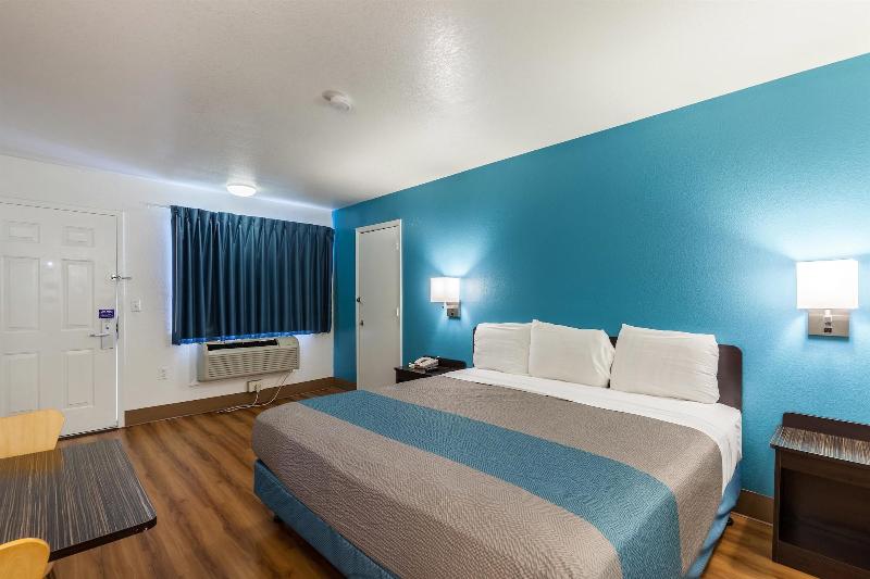 Motel 6 Houston Nasa image