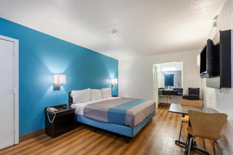 Motel 6 Houston Nasa image