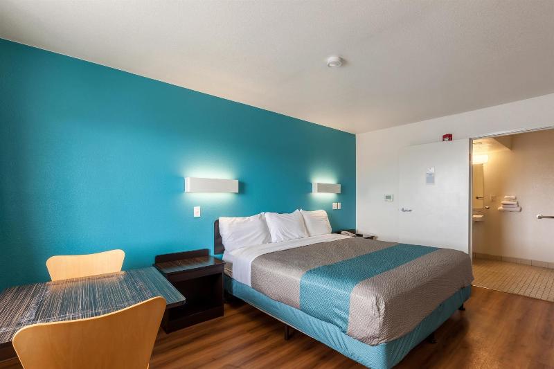 Motel 6 Houston Nasa image