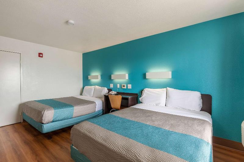 Motel 6 Houston Nasa image