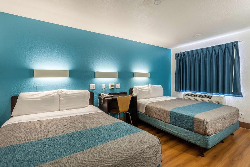 Motel 6 Houston Nasa image