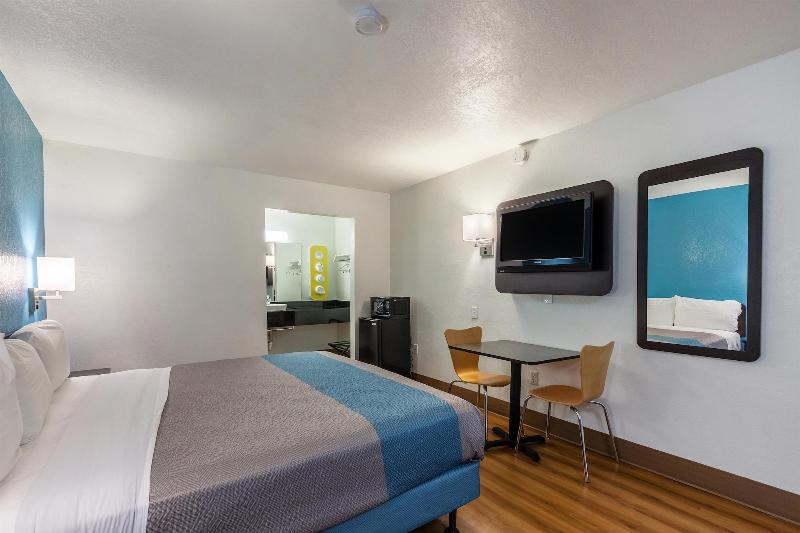 Motel 6 Houston Nasa image