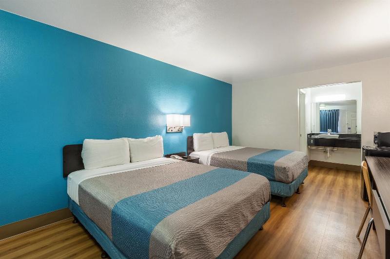 Motel 6 Houston Nasa image