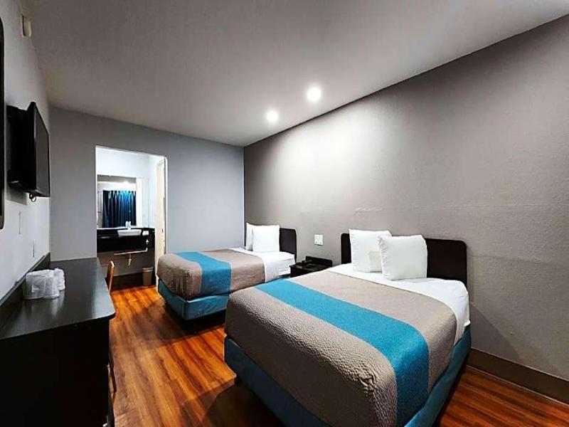 Motel 6 Houston Nasa image