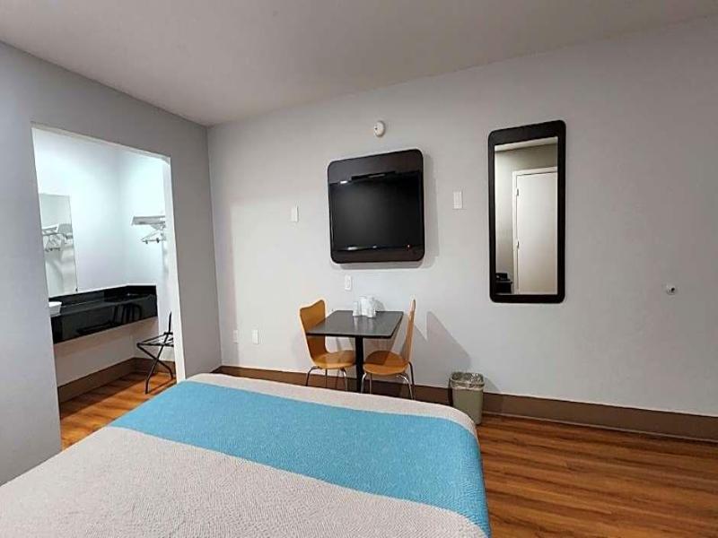 Motel 6 Houston Nasa image