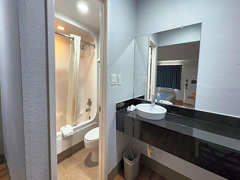 Motel 6 Houston Nasa image