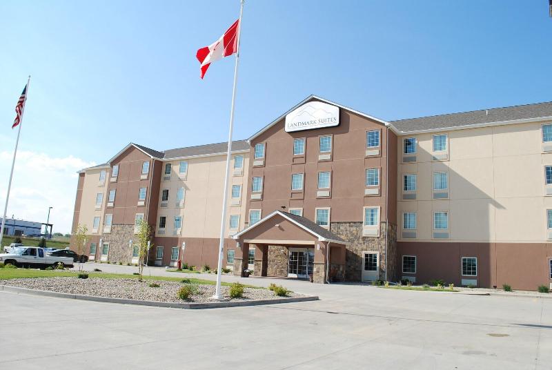Landmark Suites Williston image