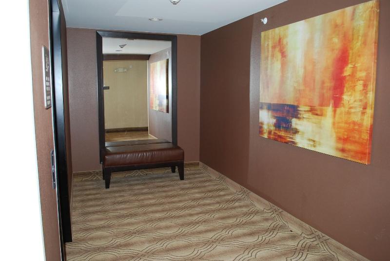 Landmark Suites Williston image