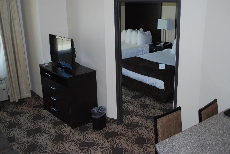 Landmark Suites Williston image
