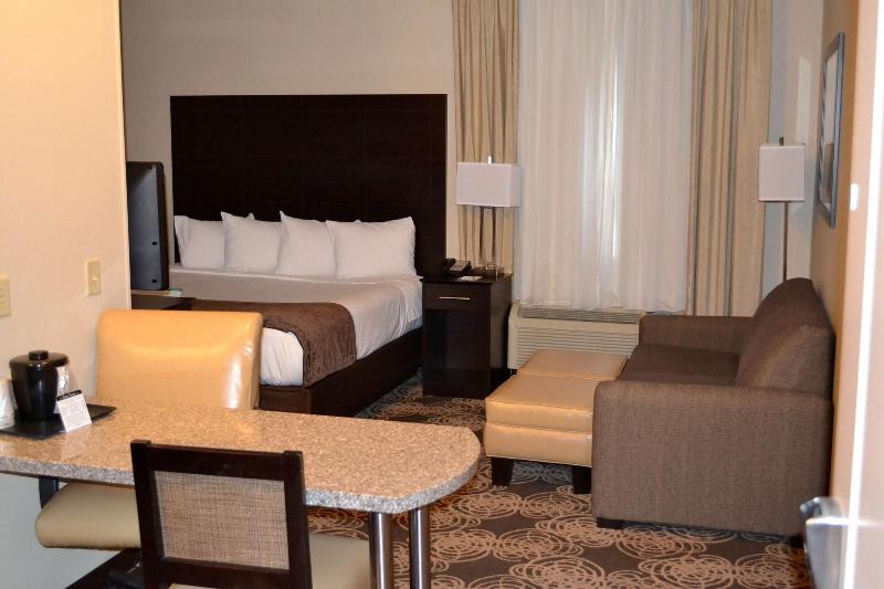 Landmark Suites Williston image