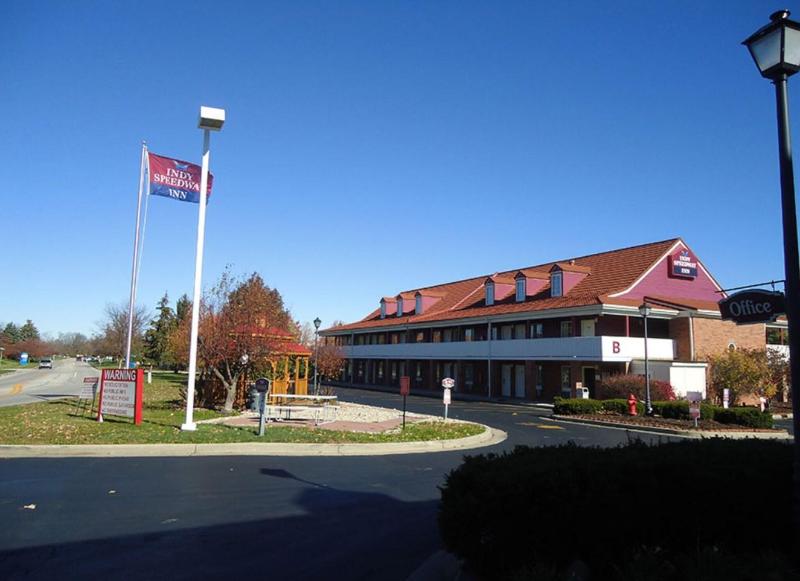Indy Speedway Inn image