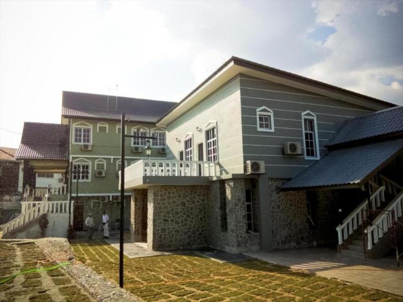 OYO 90451 Bangi Moya Guesthouse