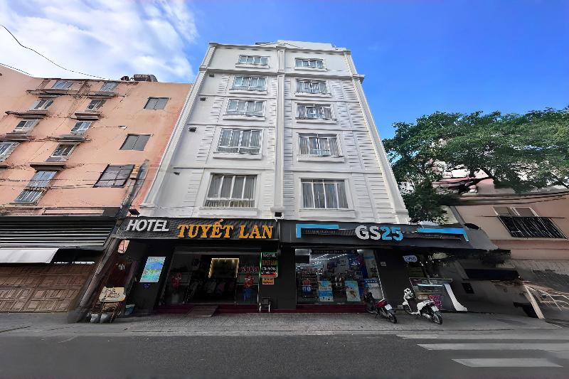 Tuyet Lan Hotel Vung Tau by ZUZU image