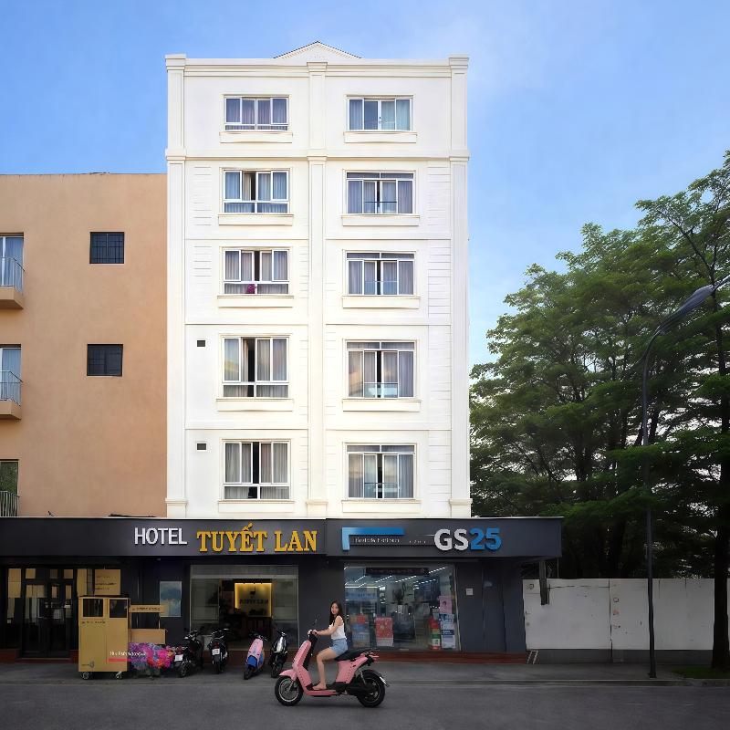 Tuyet Lan Hotel Vung Tau by ZUZU image